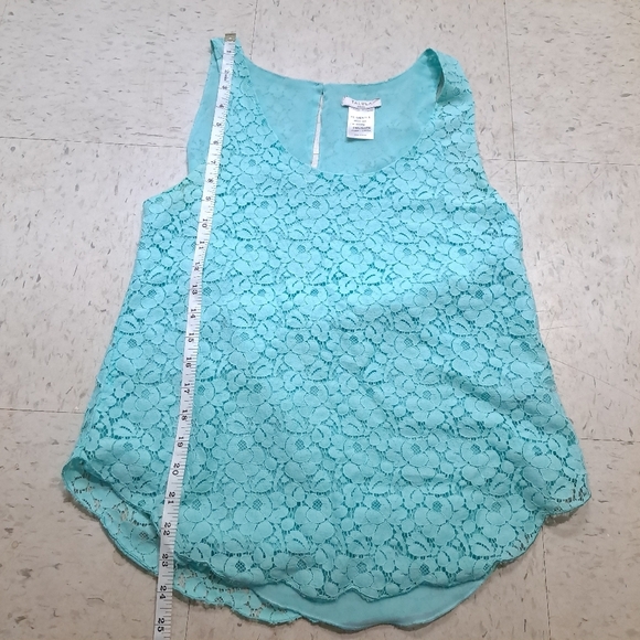 Talula | Blue floral lace sleevless blouse - Picture 7 of 9